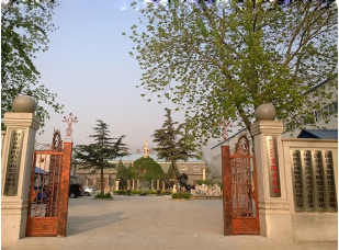 廠區(qū)大門